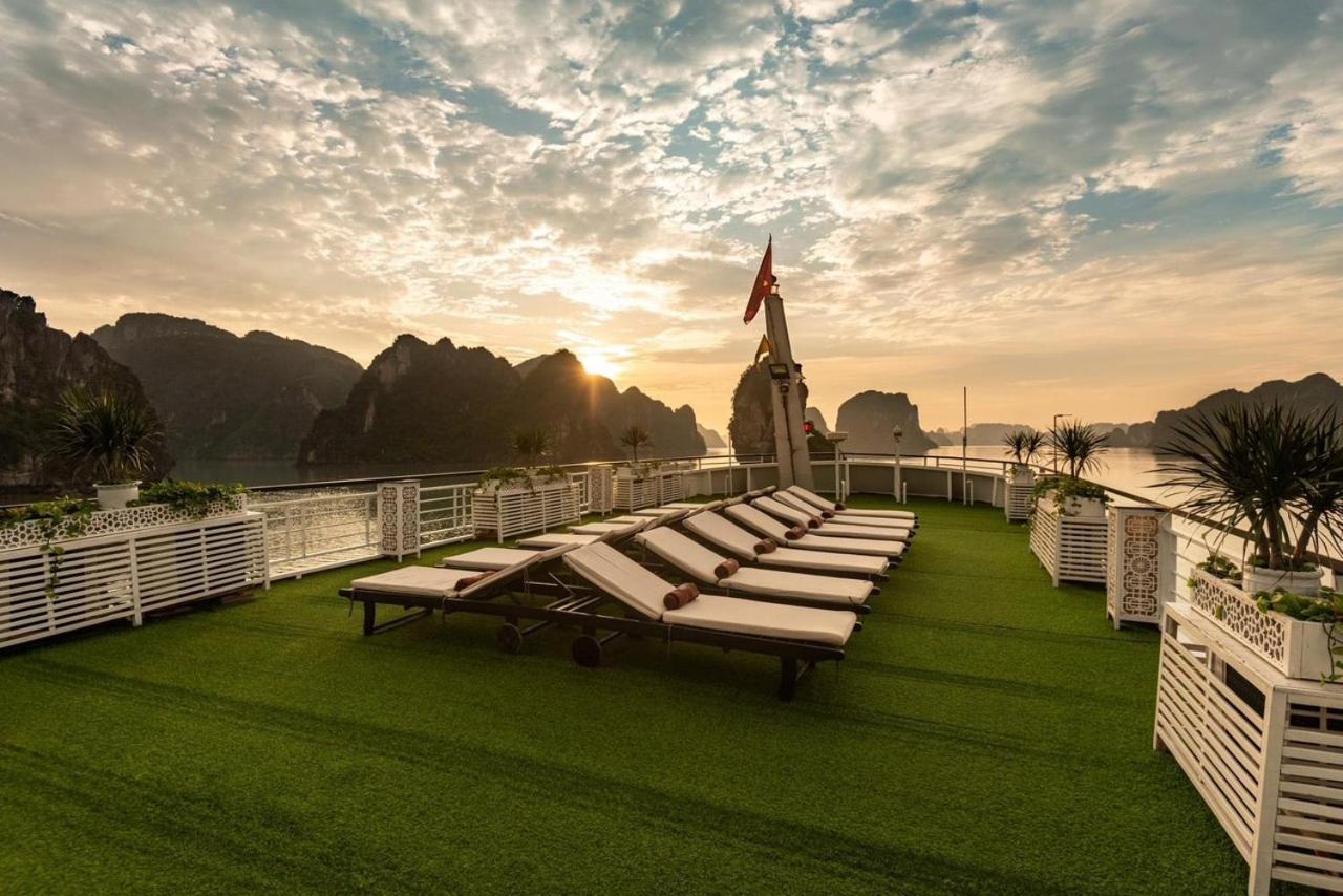 Aquamarine Premium Cruise Hotell Ha Long Exteriör bild