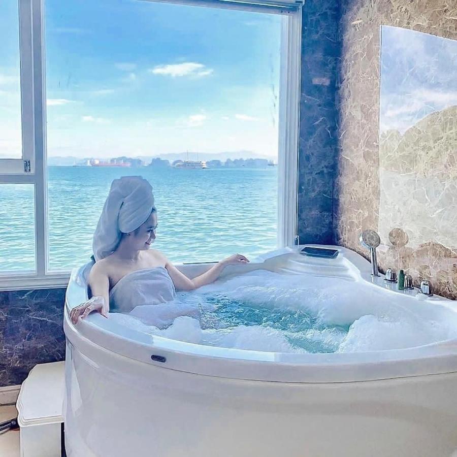 Aquamarine Premium Cruise Hotell Ha Long Exteriör bild